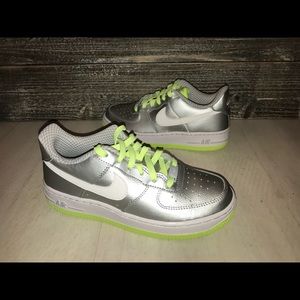 NWT!!  NIKE AIR FORCE 1 !!!